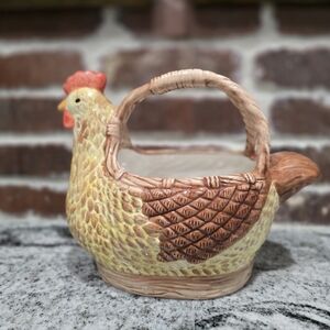 VTGE CERAMIC HEN BASKET